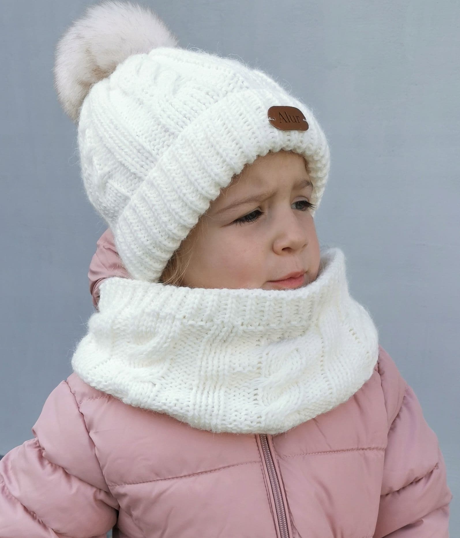 CZAPKA KOMIN RĘKAWICZKI KOMPLET DZIECIĘCY CIEPŁY NA ZIMĘ MODNY POMPON A1