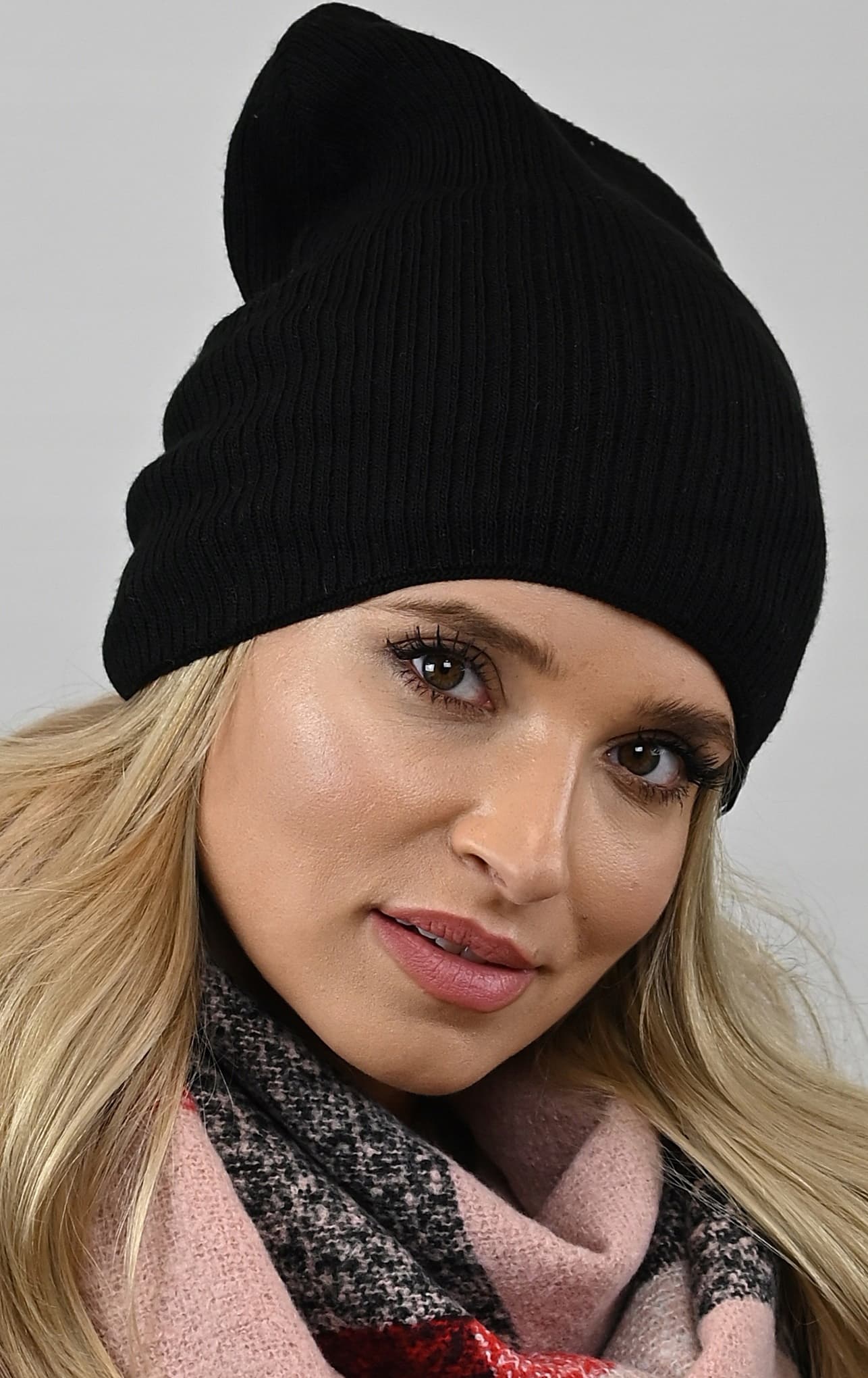 damska CZAPKA w prążki modna młodzieżowa smerfetka beanie swylowa CZARNY