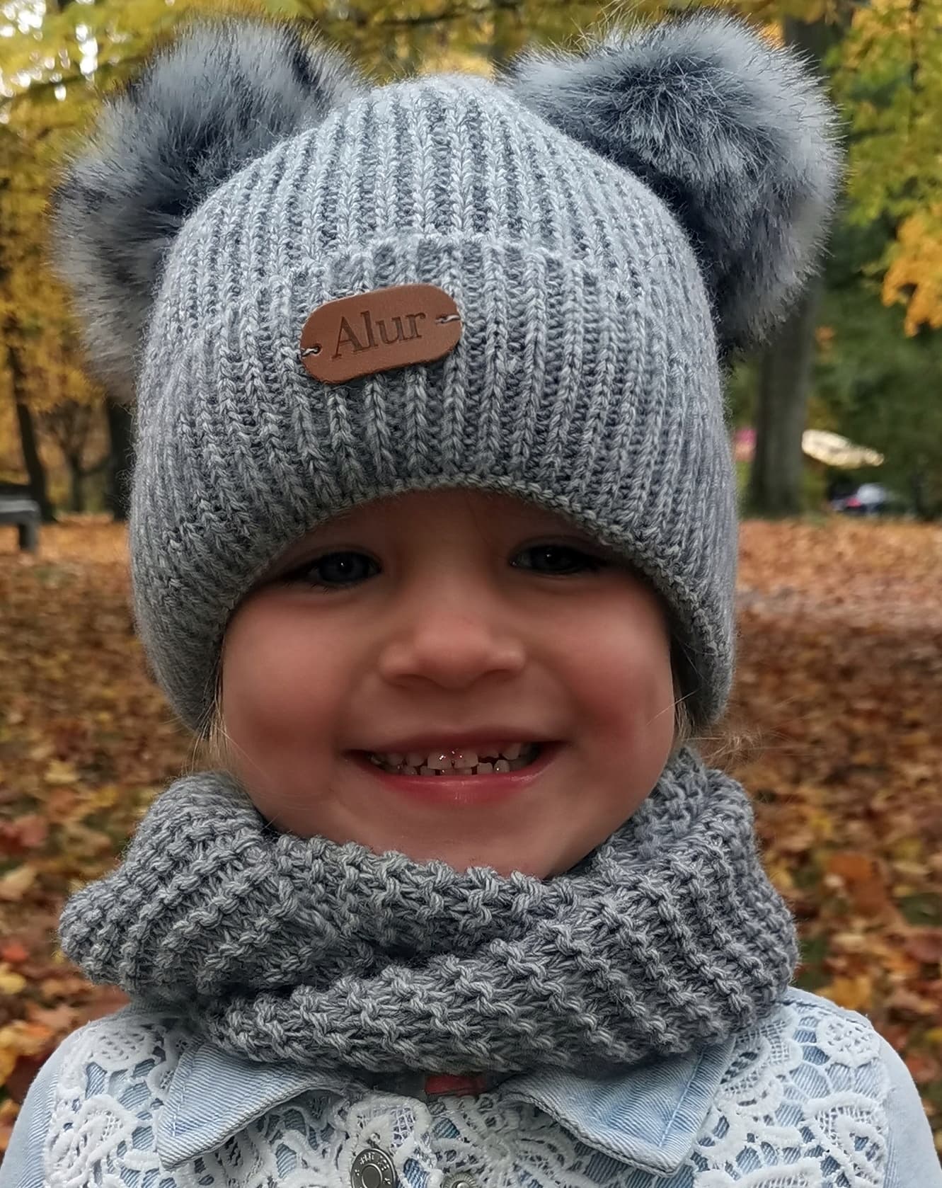CZAPKA KOMIN zimowy komplet dziecięcy duże pompony na prezent