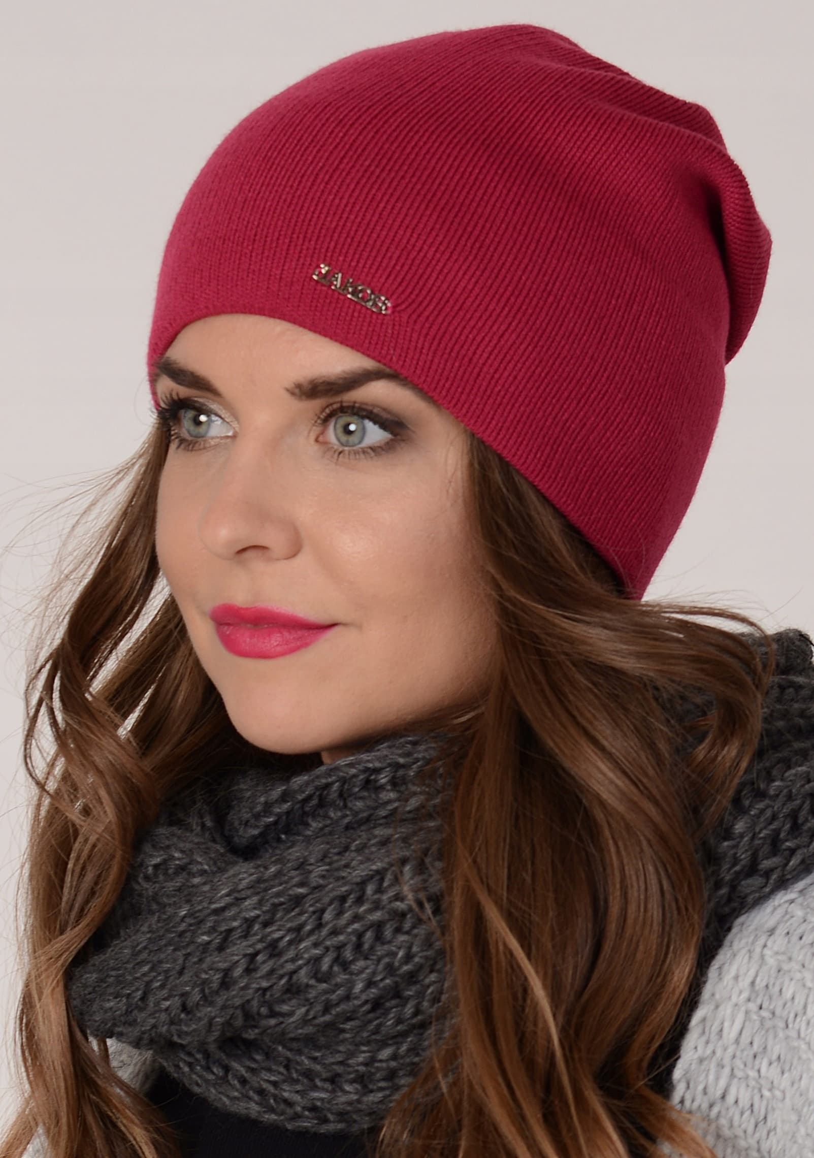 Podpinana czapka damska smerfetka beanie J6